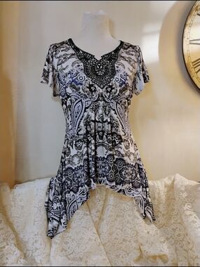 World Unity Hanky Hem Dramatic Embroidered Tunic Top